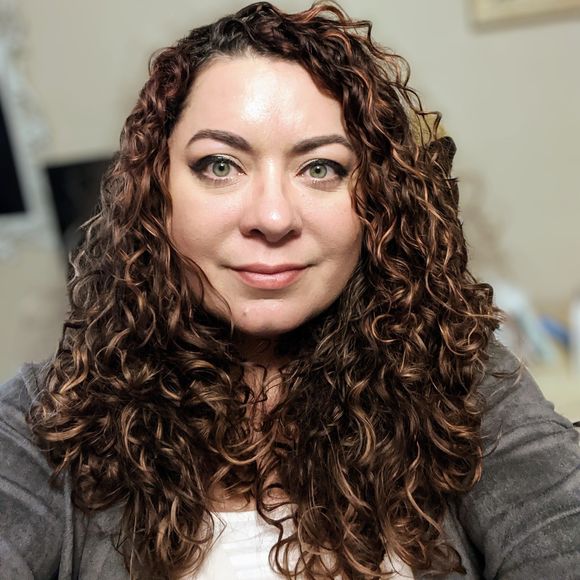 Meet your Posher, Kristen - Picture 1 of 1